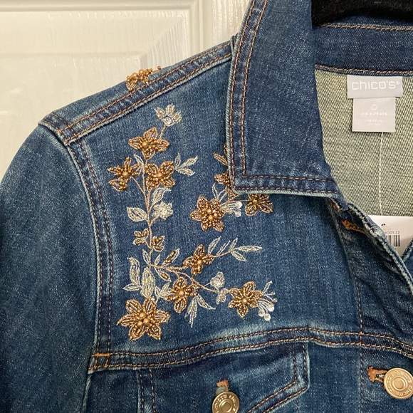 NWT Chico's Embellished Floral Gold Pearls and Beaded Denim Jacket Size O - Picture 4 of 12